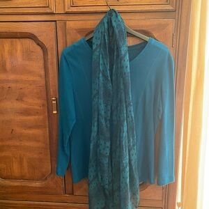 Top 100% cotton , good condition, scarf good condition.